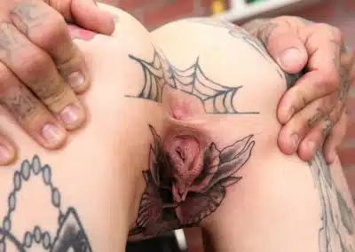 Tatouage vagin et anus